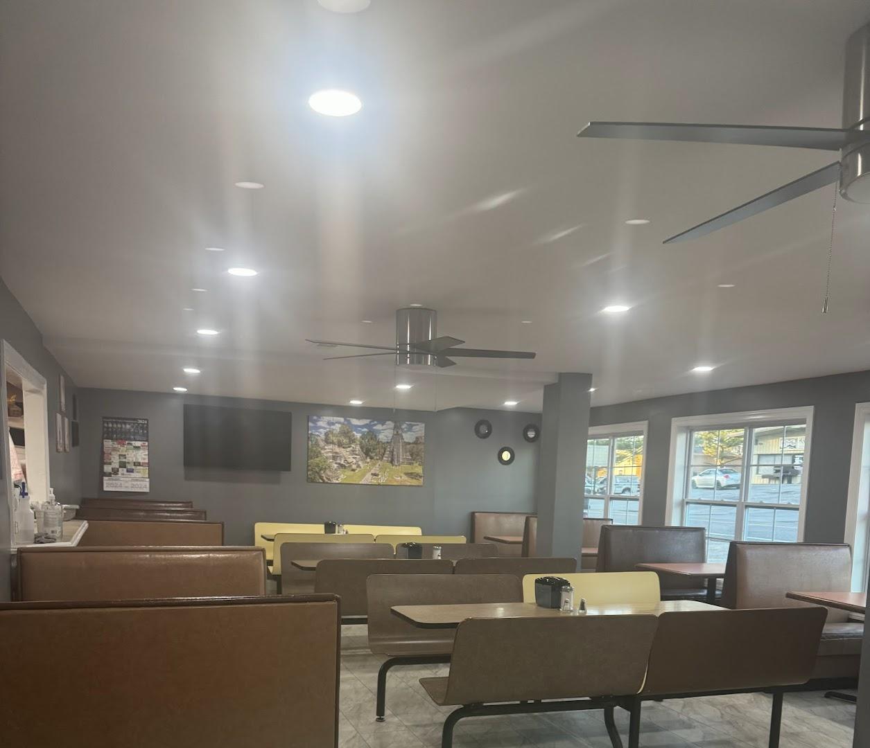 Las Tres Fronteras Restaurants