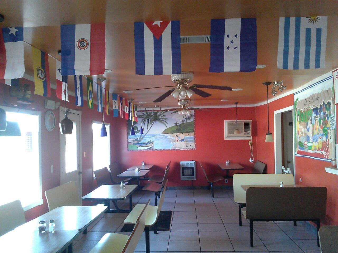 Las Tres Fronteras Restaurants